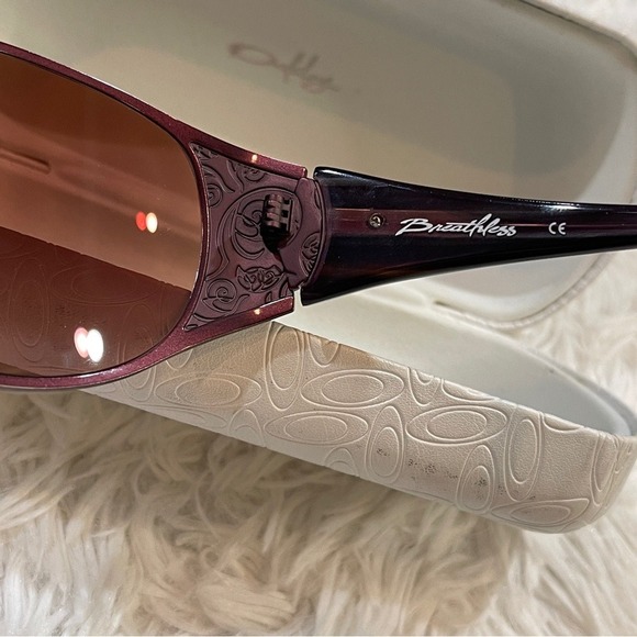 Oakley Breathless Wrap Sunglasses Antique Plum 05-944 130 - Picture 5 of 9